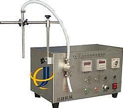 小型醫(yī)藥口服液灌裝機(jī)