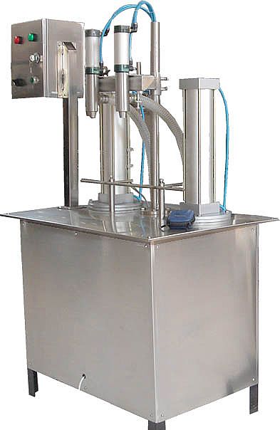 小型食用油灌裝機(jī)